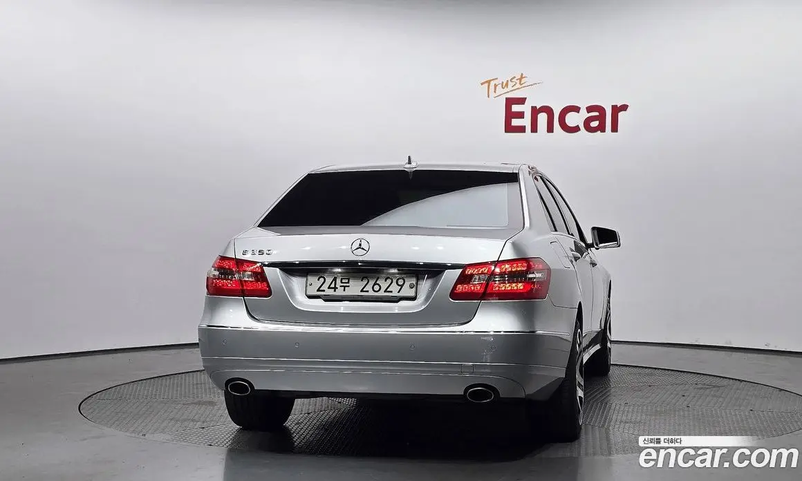 Mercedes-Benz E-Class 2011 3.5 автомат (гидро), фото 4