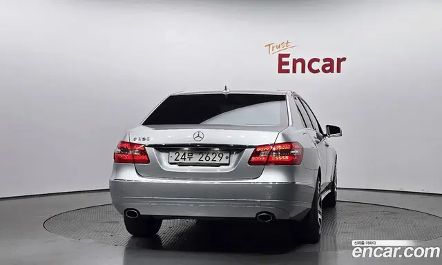 Mercedes-Benz E-Class 2011 3.5 автомат (гидро), миниатюра 4