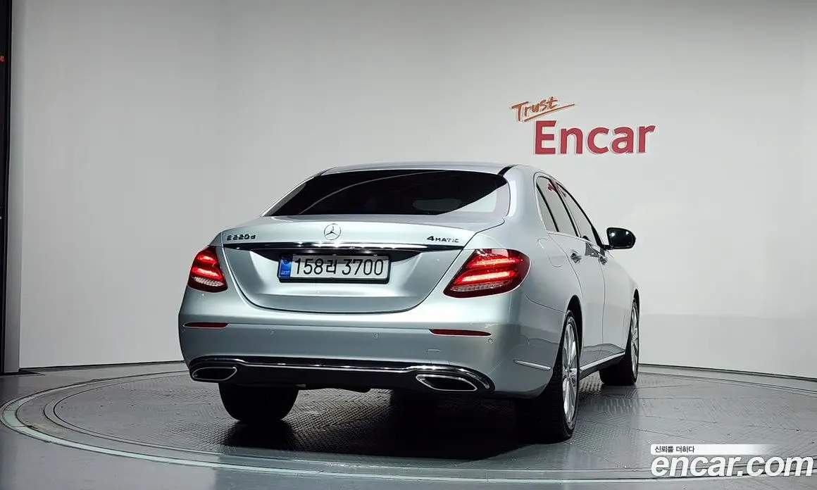 Mercedes-Benz E-Class 2017 1.9 автомат (гидро), фото 4