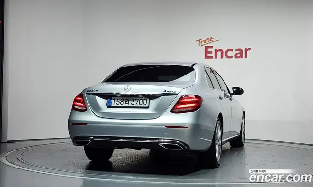 Mercedes-Benz E-Class 2017 1.9 автомат (гидро), миниатюра 4