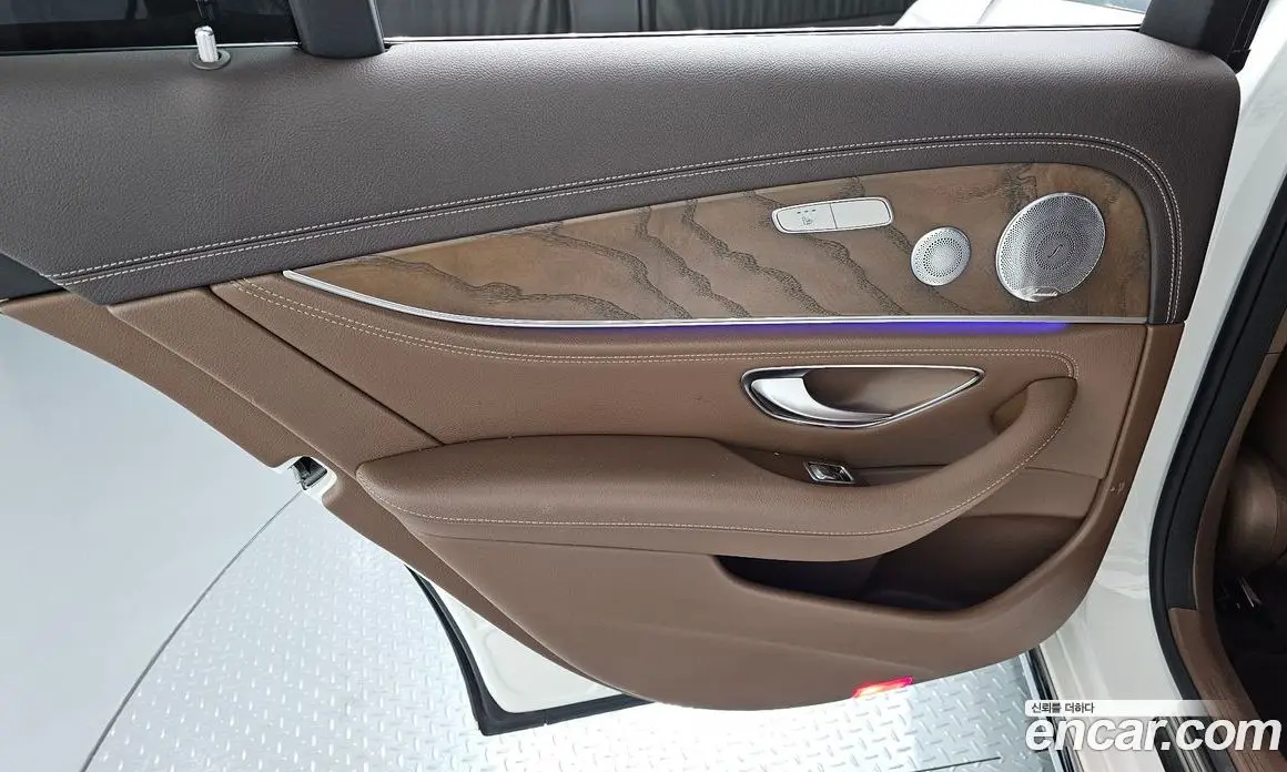 Mercedes-Benz E-Class 2018 2.0 автомат (гидро), фото 15