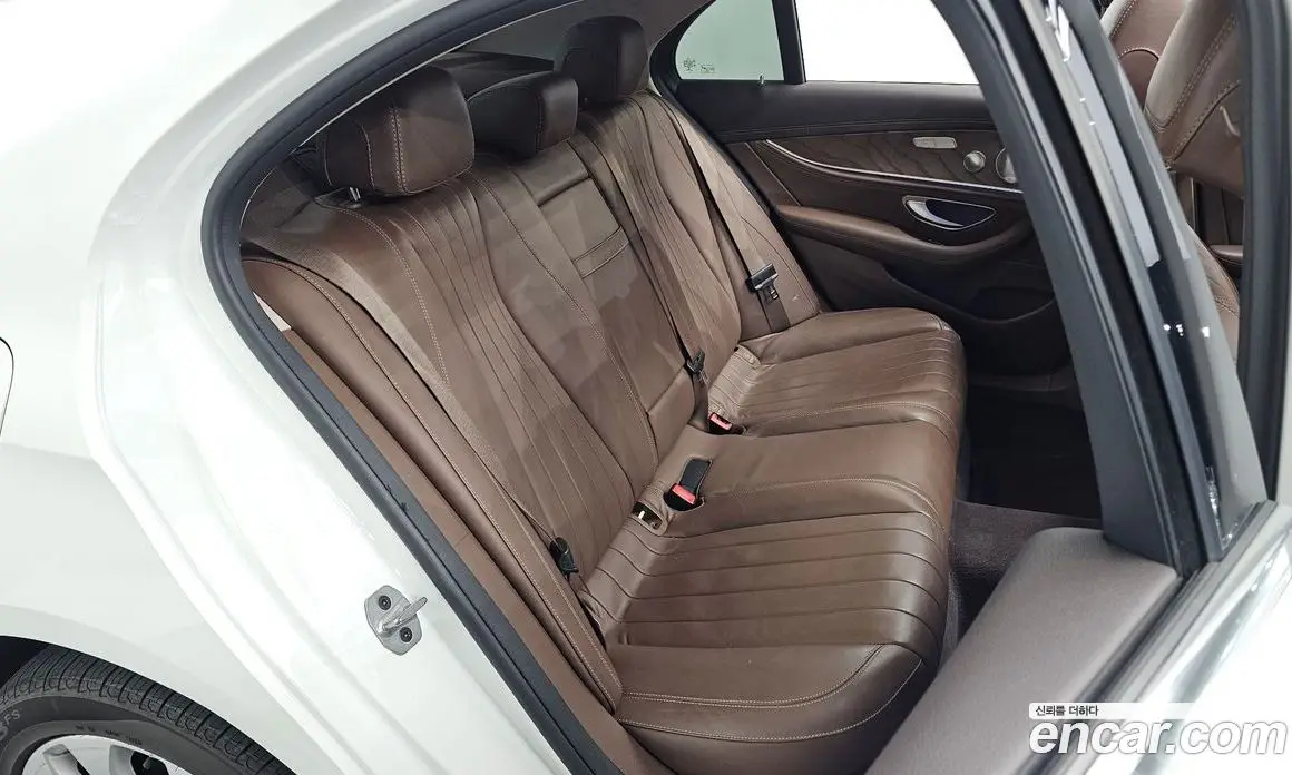 Mercedes-Benz E-Class 2018 2.0 автомат (гидро), фото 17
