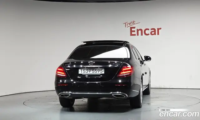 Mercedes-Benz E-Class 2019 2.0 автомат (гидро), миниатюра 4