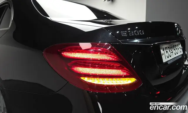 Mercedes-Benz E-Class 2019 2.0 автомат (гидро), миниатюра 9