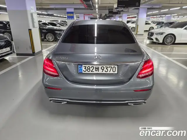 Mercedes-Benz E-Class 2019 1.9 автомат (гидро), миниатюра 4