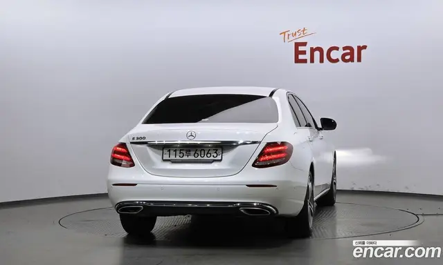 Mercedes-Benz E-Class 2020 2.0 автомат (гидро), миниатюра 4