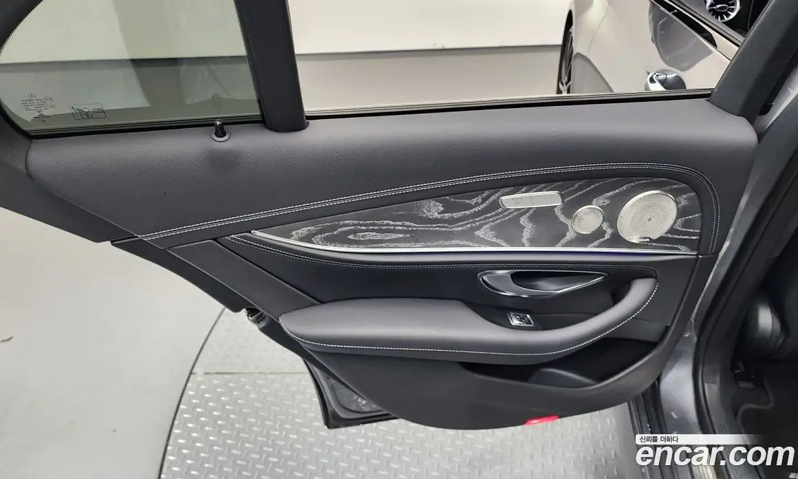 Mercedes-Benz E-Class 2023 2.0 автомат (гидро), фото 14