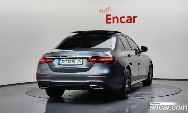 Mercedes-Benz E-Class 2023 2.0 автомат (гидро), миниатюра 3