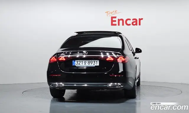 Mercedes-Benz E-Class 2024 2.0 автомат (гидро), миниатюра 4