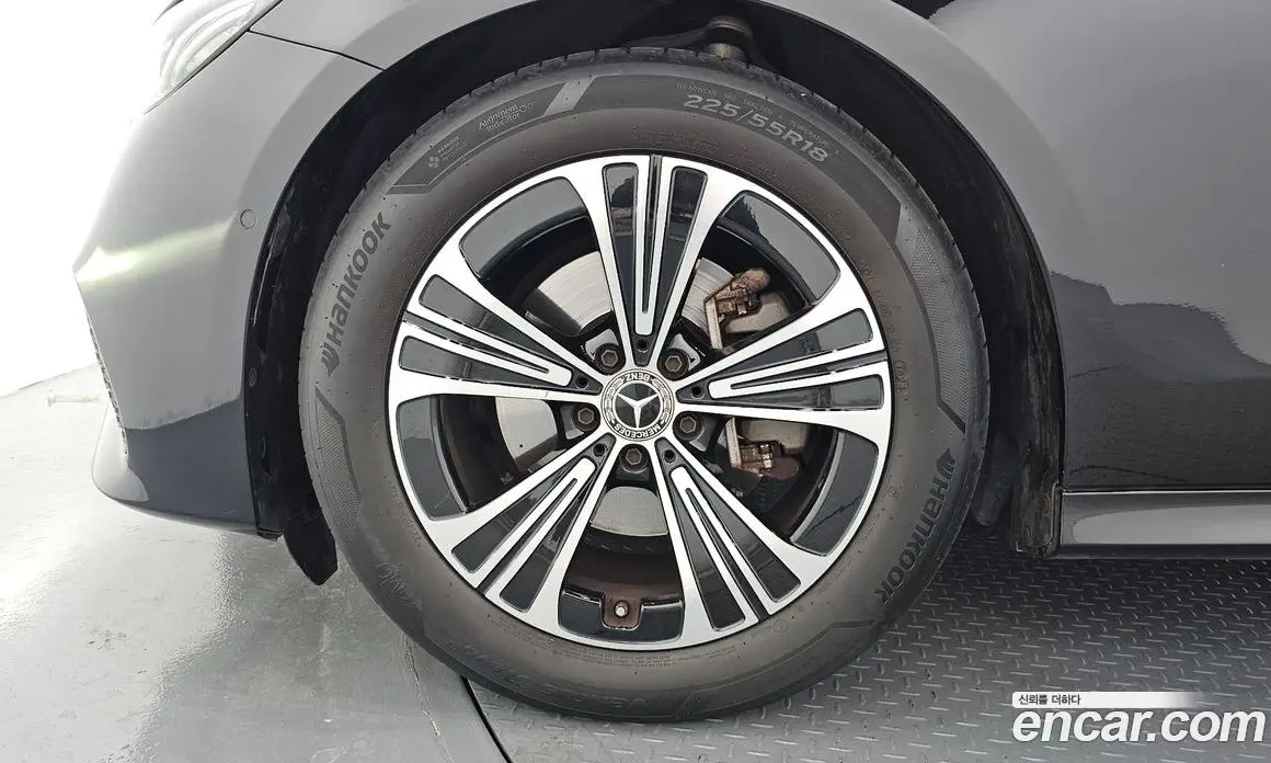 Mercedes-Benz E-Class 2024 2.0 автомат (гидро), фото 5