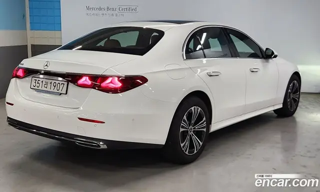 Mercedes-Benz E-Class 2025 2.0 автомат (гидро), миниатюра 2
