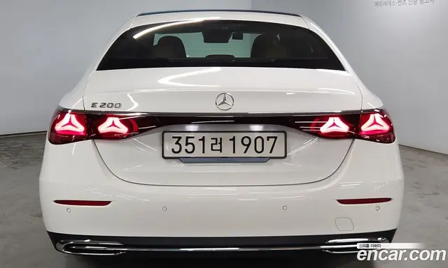 Mercedes-Benz E-Class 2025 2.0 автомат (гидро), миниатюра 4