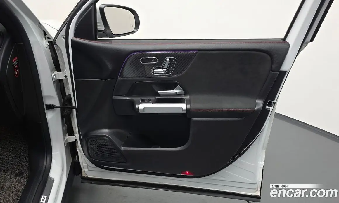 Mercedes-Benz GLB-Class 2021 2.0 автомат (гидро), фото 15