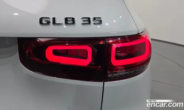 Mercedes-Benz GLB-Class 2021 2.0 автомат (гидро), миниатюра 9