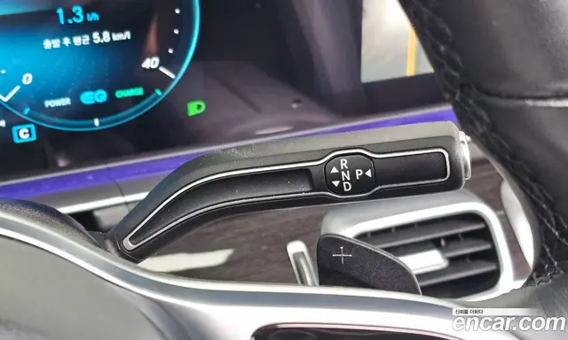 Mercedes-Benz GLE-Class 2023 2.0 автомат (гидро), миниатюра 11