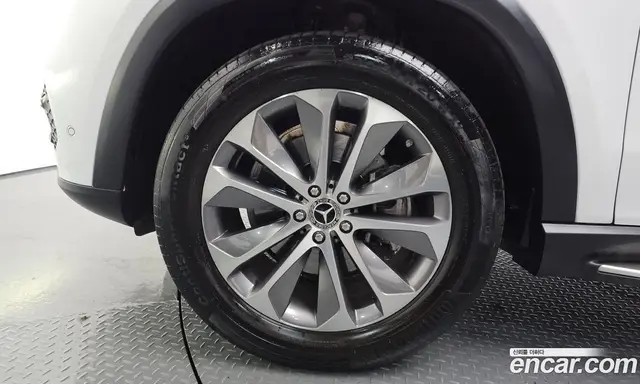 Mercedes-Benz GLE-Class 2023 2.0 автомат (гидро), миниатюра 4