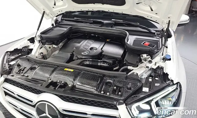 Mercedes-Benz GLE-Class 2023 2.0 автомат (гидро), миниатюра 5