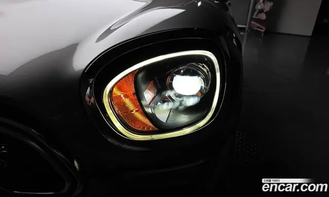 Mini Countryman 2018 2.0 автомат (гидро), миниатюра 8