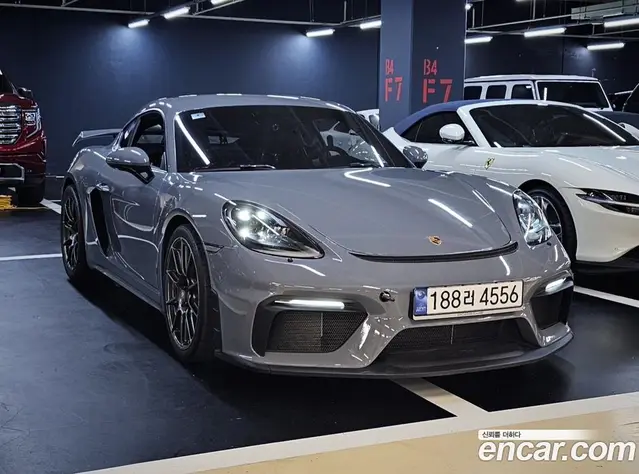 Porsche 718, 2022, 4 300 км