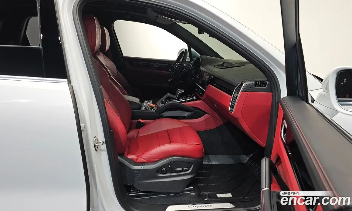 Porsche Cayenne 2023 3.0 автомат (гидро), фото 16