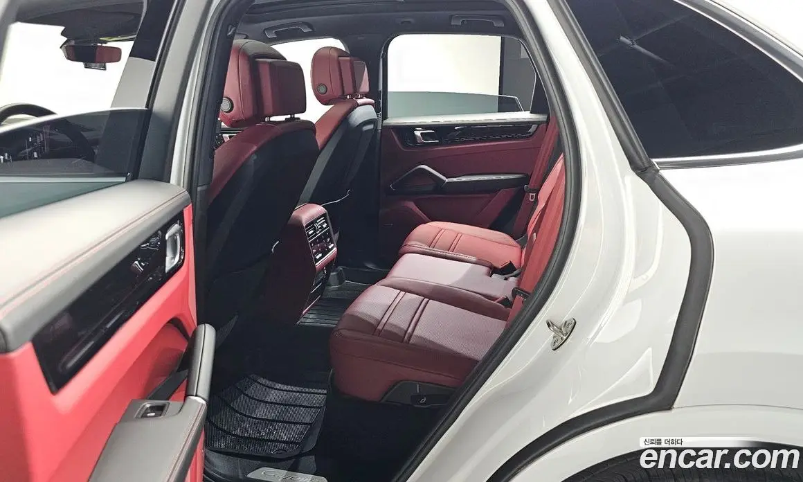Porsche Cayenne 2023 3.0 автомат (гидро), фото 17