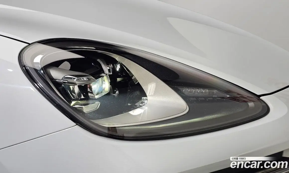 Porsche Cayenne 2023 3.0 автомат (гидро), фото 8