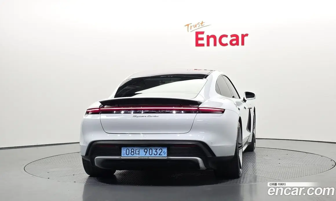 Porsche Taycan 2021 0.1 автомат (гидро), фото 4