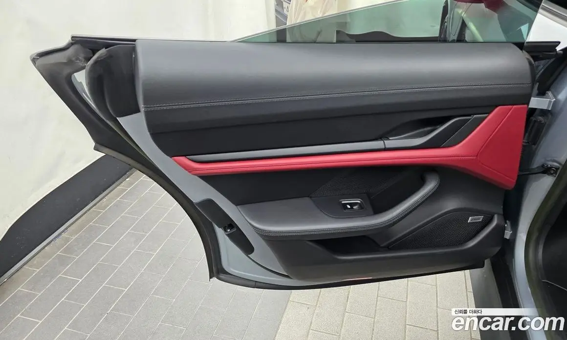 Porsche Taycan 2023 0.1 автомат (гидро), фото 15