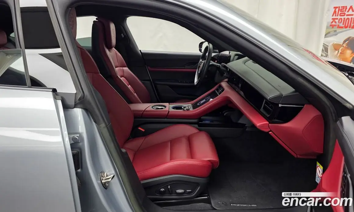 Porsche Taycan 2023 0.1 автомат (гидро), фото 17