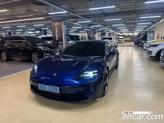 Porsche Taycan 2024 0.1 автомат (гидро), миниатюра 1