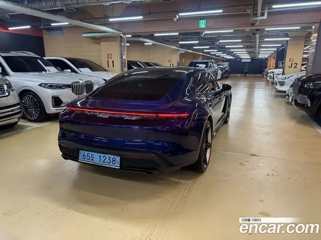 Porsche Taycan 2024 0.1 автомат (гидро), миниатюра 2
