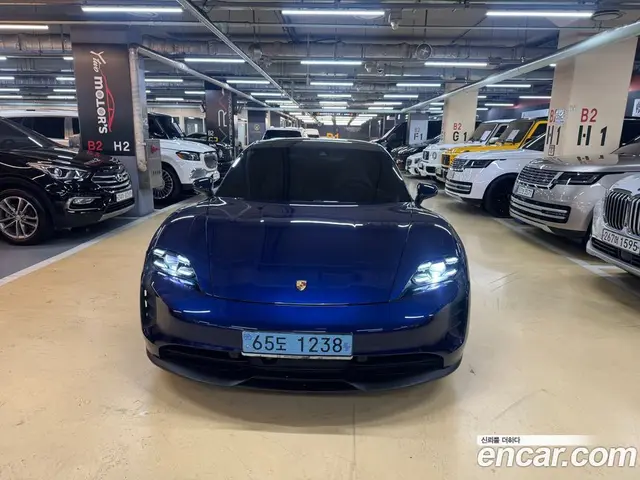 Porsche Taycan 2024 0.1 автомат (гидро), миниатюра 3
