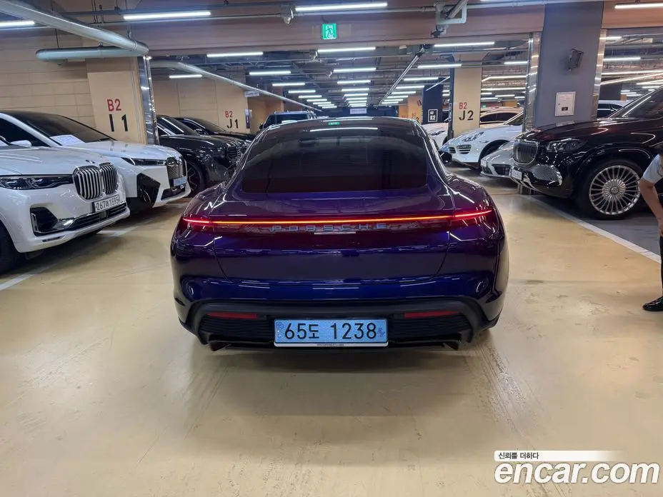 Porsche Taycan 2024 0.1 автомат (гидро), фото 4