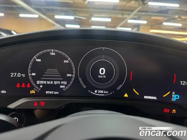 Porsche Taycan 2024 0.1 автомат (гидро), миниатюра 8