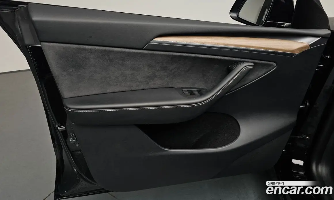 Tesla Model Y 2024 0.2 автомат (гидро), фото 13