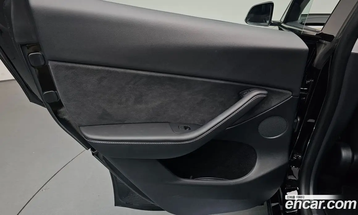Tesla Model Y 2024 0.2 автомат (гидро), фото 14