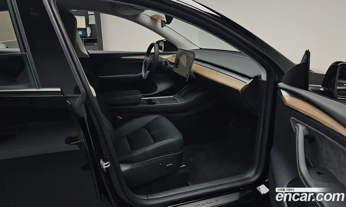 Tesla Model Y 2024 0.2 автомат (гидро), фото 16