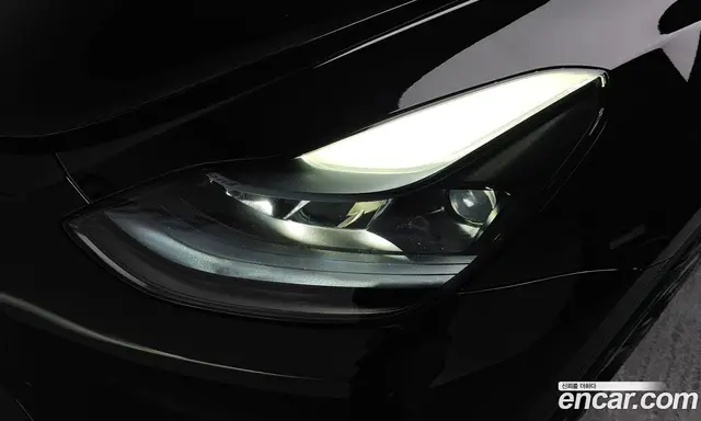 Tesla Model Y 2024 0.2 автомат (гидро), миниатюра 7