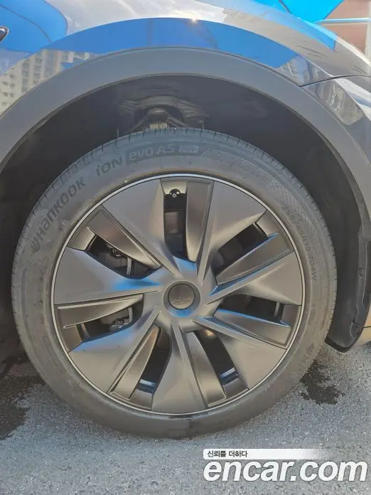 Tesla Model Y 2025 автомат (гидро), фото 16