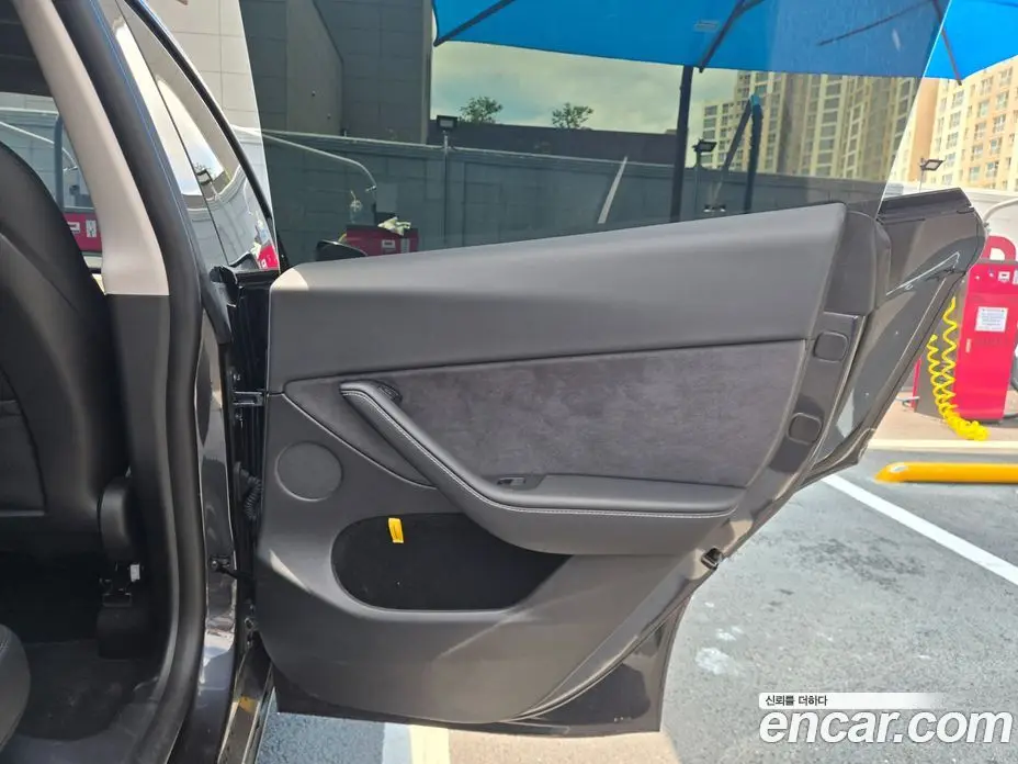 Tesla Model Y 2025 автомат (гидро), фото 6