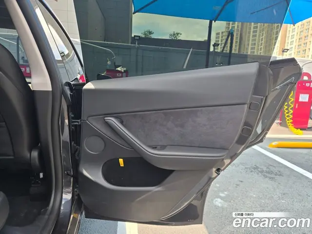 Tesla Model Y 2025 автомат (гидро), миниатюра 6