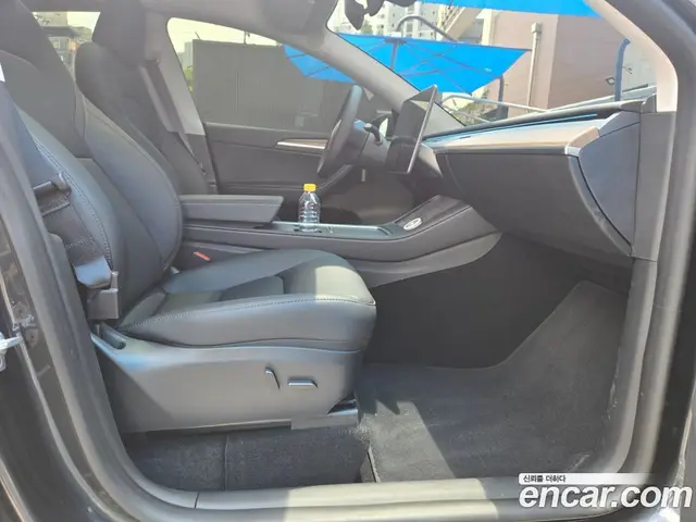 Tesla Model Y 2025 автомат (гидро), миниатюра 8