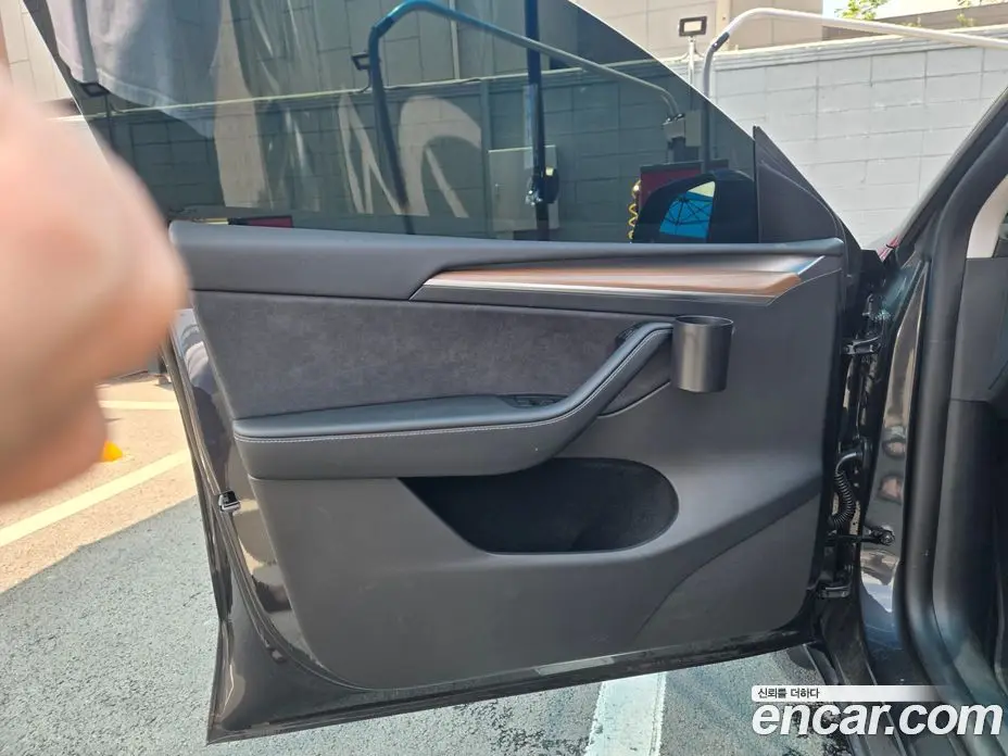 Tesla Model Y 2025 автомат (гидро), фото 10