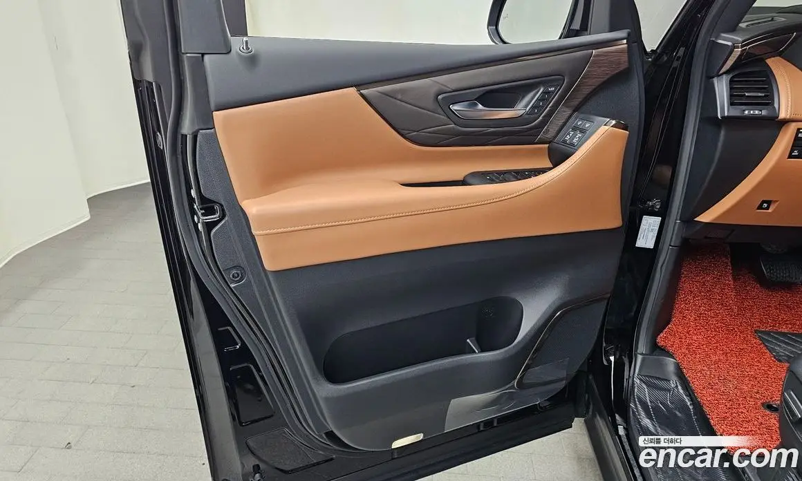 Toyota Alphard 2025 2.5 автомат (гидро), фото 13