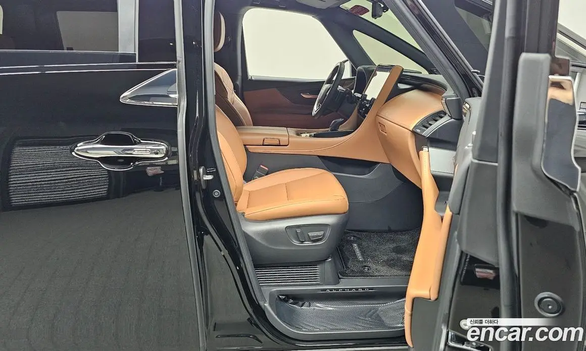 Toyota Alphard 2025 2.5 автомат (гидро), фото 15