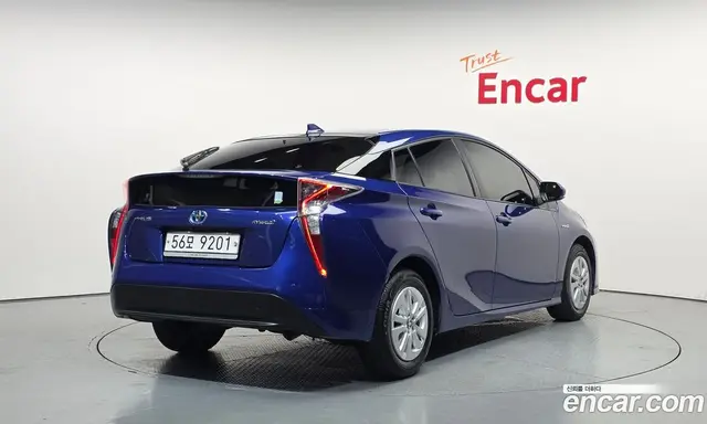 Toyota Prius 2018 1.8 автомат (гидро), миниатюра 2