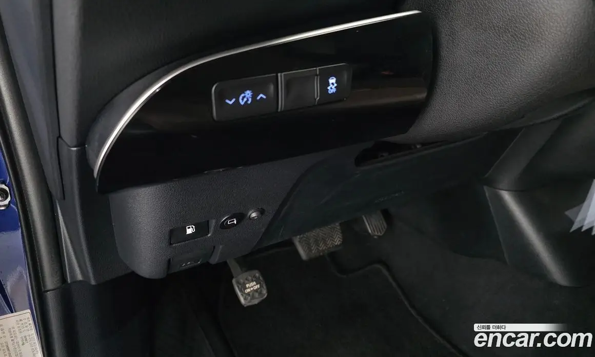Toyota Prius 2018 1.8 автомат (гидро), фото 20