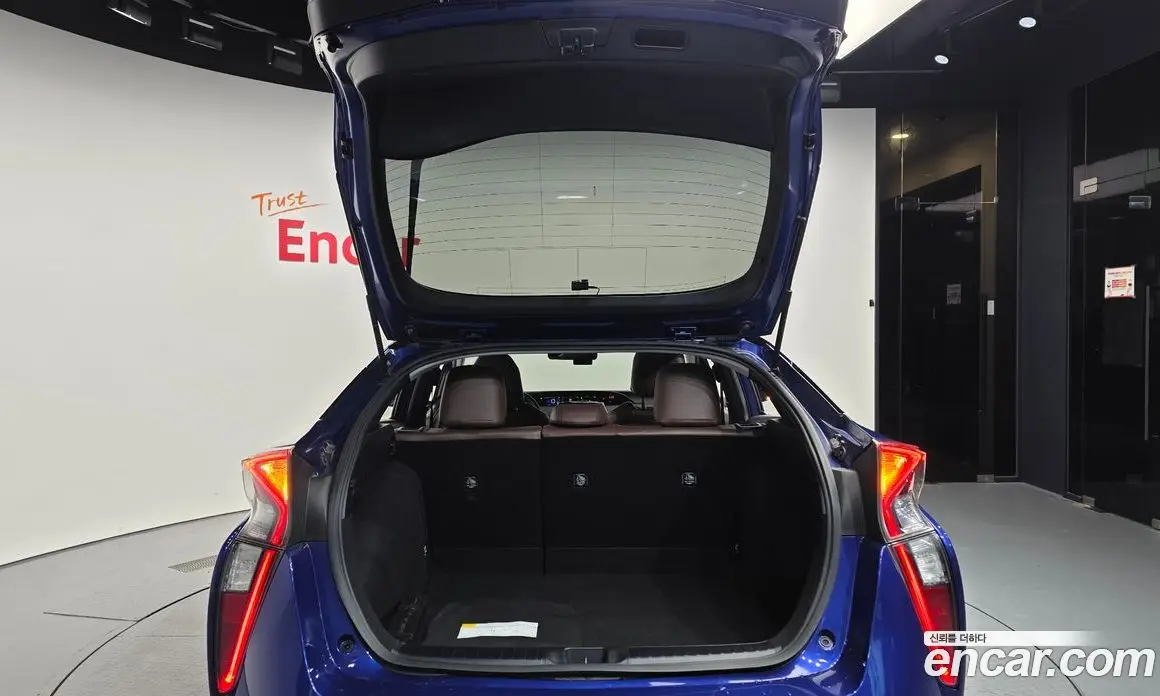 Toyota Prius 2018 1.8 автомат (гидро), фото 26