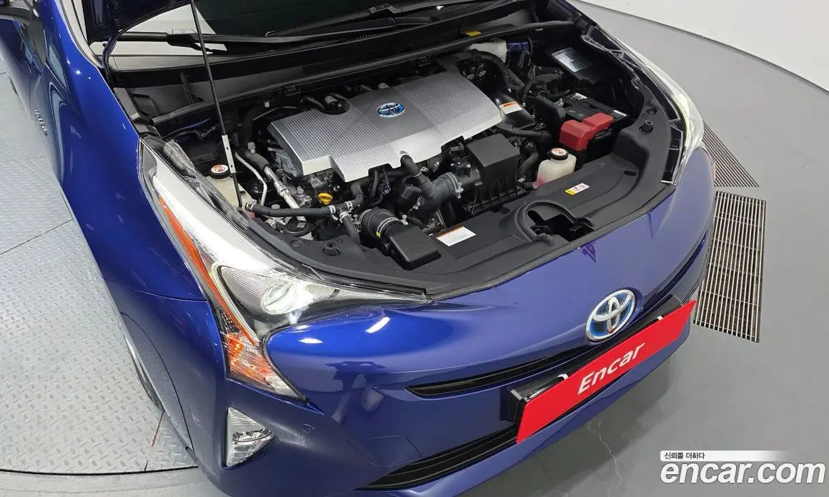 Toyota Prius 2018 1.8 автомат (гидро), фото 6