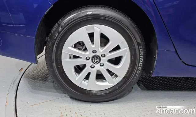 Toyota Prius 2018 1.8 автомат (гидро), миниатюра 7